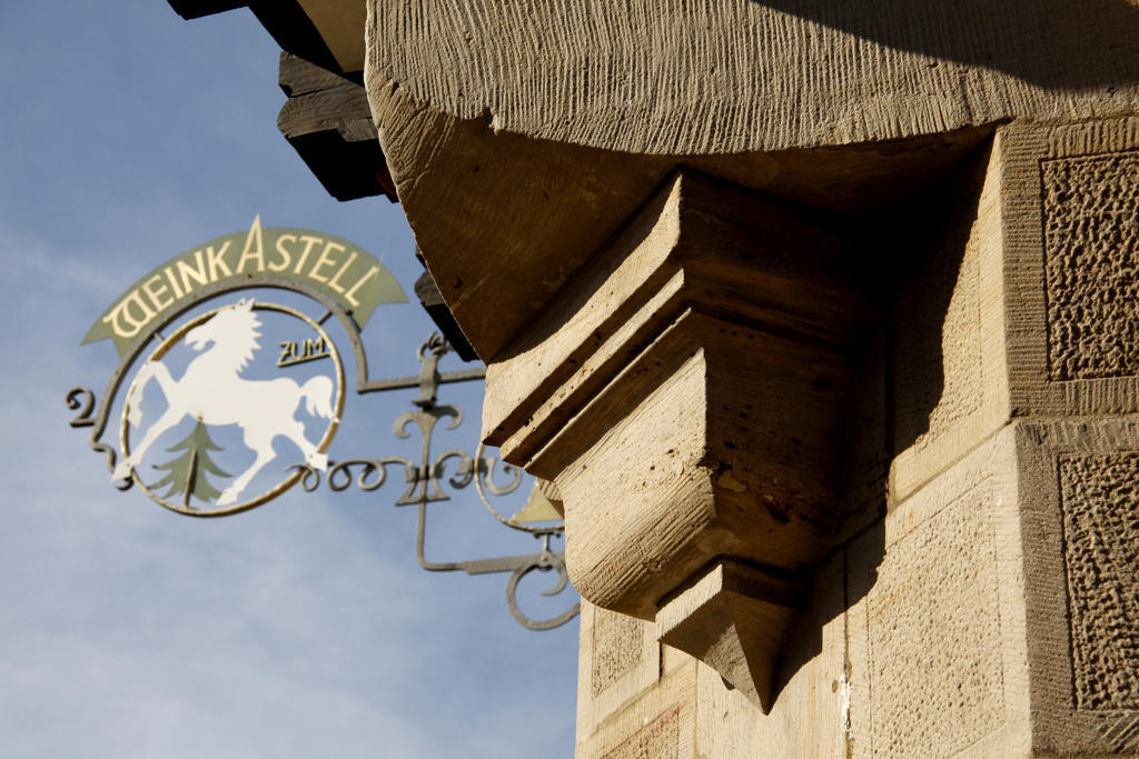 Hotel Weinkastell Zum Weissen Ross à Kallstadt Extérieur photo