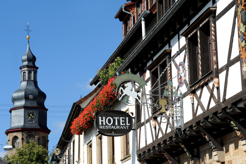 Hotel Weinkastell Zum Weissen Ross à Kallstadt Extérieur photo